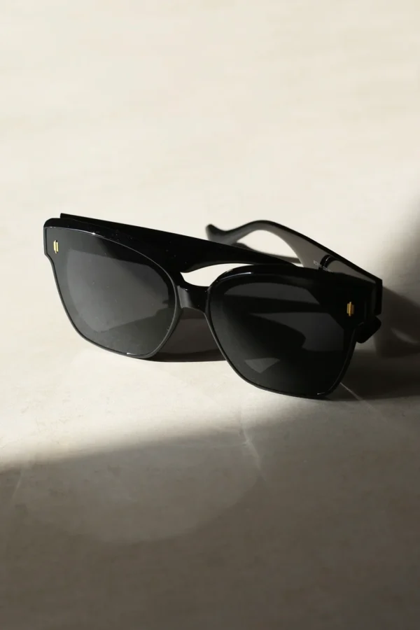 Pose Sunglasses - Image 2