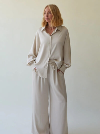 Thea Pant in Champagne