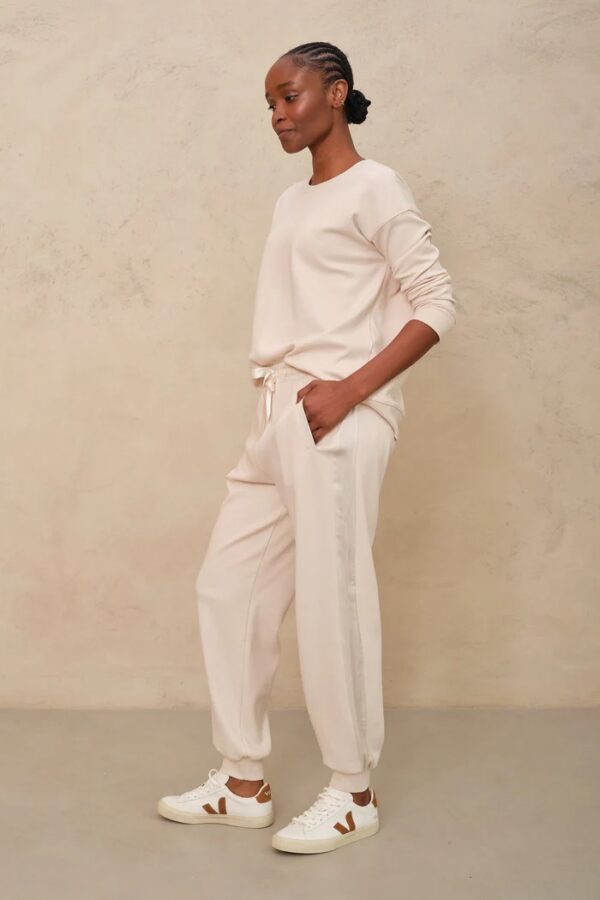 Perfect Crew Neck Sweatshirt - Vanilla - Image 3