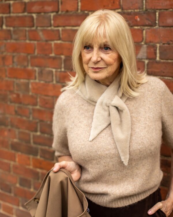 Clara Chunky Knit Jumper - Image 5