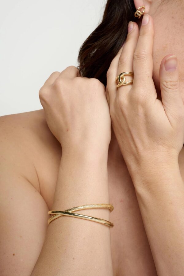 Alder Interlocked Open Bangle - Image 2